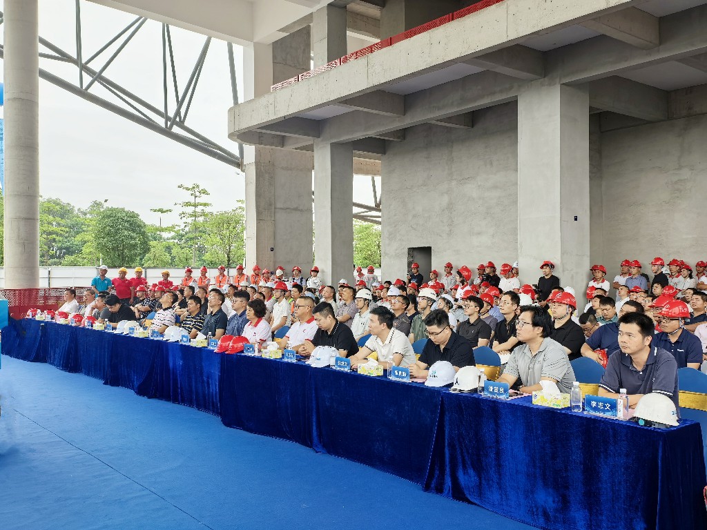 聚焦 | 創(chuàng)新引領(lǐng)革新，2025年?yáng)|莞市建筑施工“安全生產(chǎn)月”觀摩啟動(dòng)儀式在銀瓶現(xiàn)代產(chǎn)業(yè)園項(xiàng)目圓滿舉行(圖1)