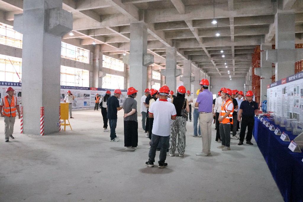 聚焦 | 創(chuàng)新引領(lǐng)革新，2025年?yáng)|莞市建筑施工“安全生產(chǎn)月”觀摩啟動(dòng)儀式在銀瓶現(xiàn)代產(chǎn)業(yè)園項(xiàng)目圓滿舉行(圖40)